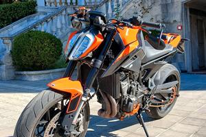 KTM DUKE 890