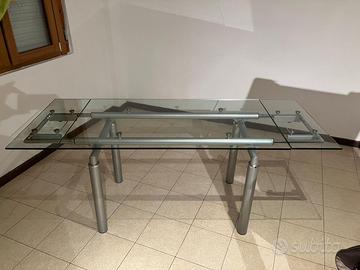 Tavolo in vetro temperato