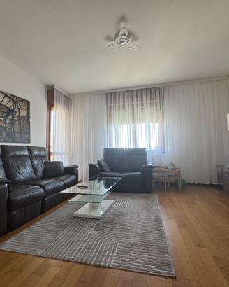 Luminoso appartamento tre camere con garage