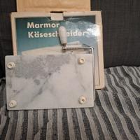 tagliaformaggio in marmo