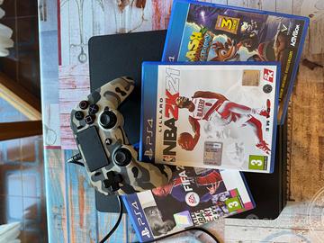 PlayStation 4 Slim con controller e 3 giochi