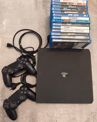 playStation 4 slim 1TB + 2 controller + 14giochi