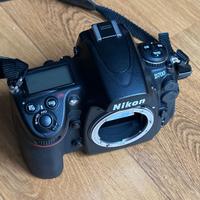 Nikon D700 FX full frame, 25.330 scatti, perfetta