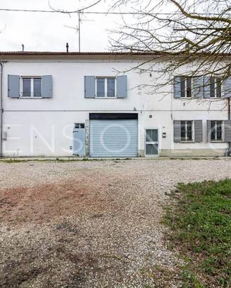 Casa indipendente di 278 m² con più di 5 locali e 