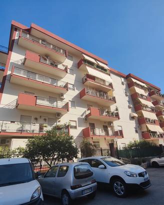Via besio comodo 5 vani in residence p.auto