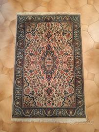 Tappeto e Guida orientale in lana.