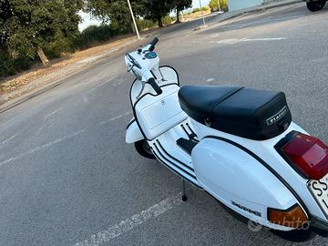 Vespa P200E