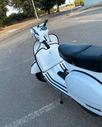 Vespa P200E