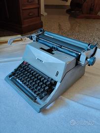 Macchina da scrivere Olivetti Diaspron 82 