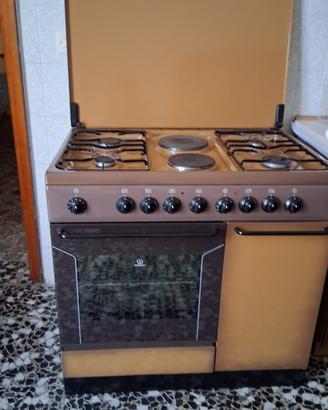 Cucina a gas con forno