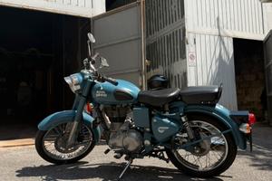 Royal Enfield Classic 500 Squadron Blue