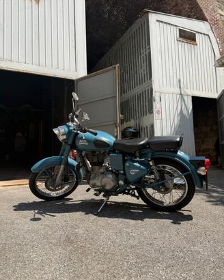 Royal Enfield Classic 500 Squadron Blue
