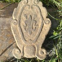 stemma fiorentino in pietra