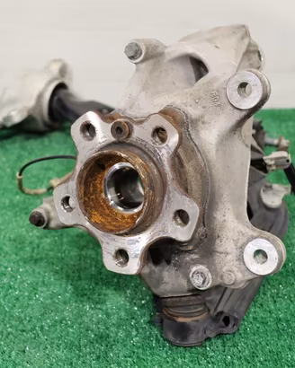 BMW F70 U06 Mozzo fusello anteriore destro