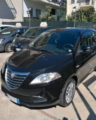 Lancia Ypsilon 1.2 69 CV Unyca" 66000km "