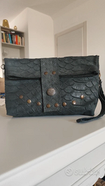 Clutch Maledetti Toscani pelle rilievo borchie