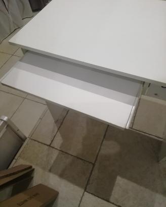 Scrivania porta pc