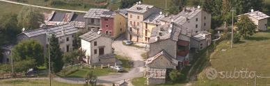 Rustico con giardino e taverna