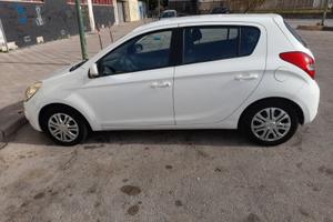 Hyundai i20 Full optional 2500 euro