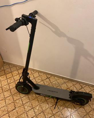 Monopattino elettrico argento AG2