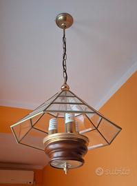 Lampadario vintage in cristallo, legno e metallo