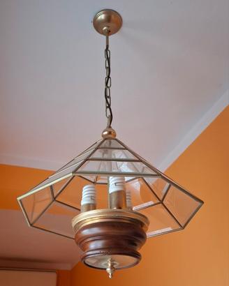 Lampadario vintage in cristallo, legno e metallo