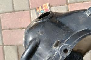 Cuffia piaggio vespa 90 SS plastica nera