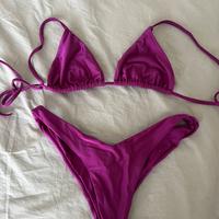 Bikini, usato poche volte, color viola