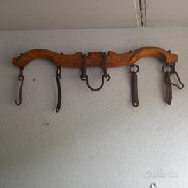 Vecchio giogo per buoi