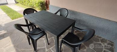 TAVOLO DA ESTERNO CON 4 SEDIE