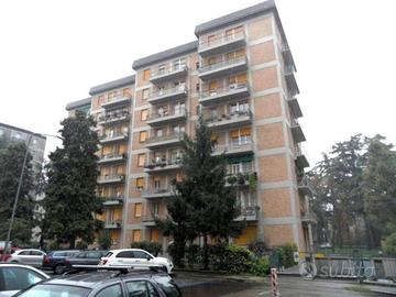 Immobile in asta di 121 m² con 3 locali e box auto