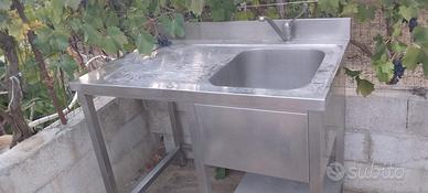 lavello in acciaio 