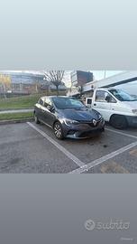 Renault clio 2021