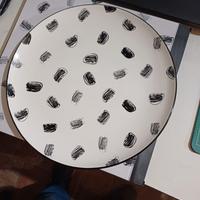 piatto crayon zafferano design di majo  diam 30,5