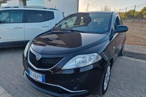 Lancia Ypsilon 1.2 69 CV 5 porte Platinum