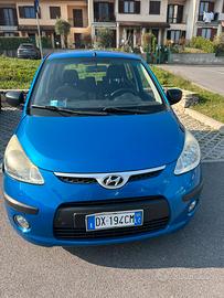 Hyundai i 10 blu