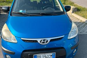 Hyundai i 10 blu