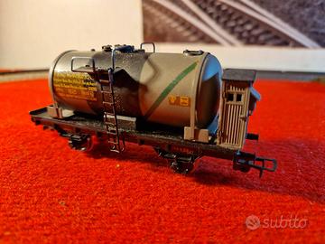 Piko H0 Carro Cisterna FS 46414 con garitta 