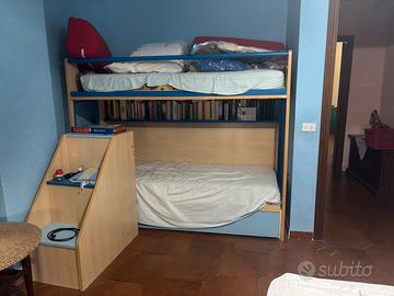 Letto a castello con scaletta