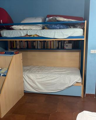 Letto a castello con scaletta