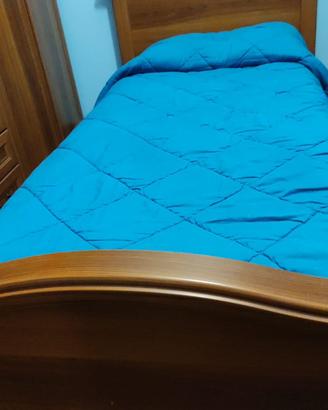 Letto piazza singola con doghe, materasso e topper