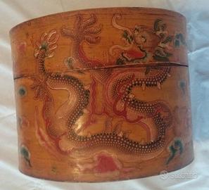 Cappelliera con Draghi Lòng 龍 arte cinese tibetana