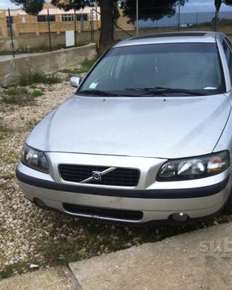 Volvo S 60 per ricambi 2.4 td 2.0.0.3