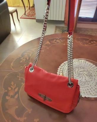 borsa donna in pelle corallo brand Carpisa 
