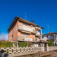 APPARTAMENTO CON 3 CAMERE E 2 BAGNI N CONTESTO DI