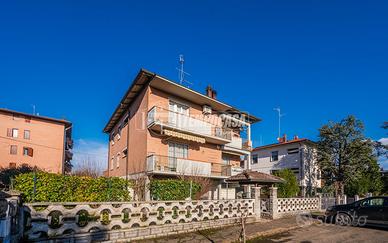 APPARTAMENTO CON 3 CAMERE E 2 BAGNI N CONTESTO DI