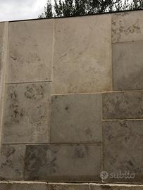 Mattoni lavorati di pietra