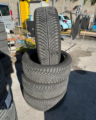 Gomme Yokohama Bluearth 4s AW21 235/50/20