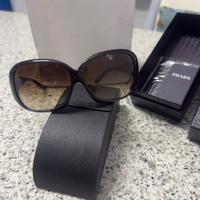 Occhiali da sole griffati