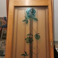 porte con vetri decorati a mano 